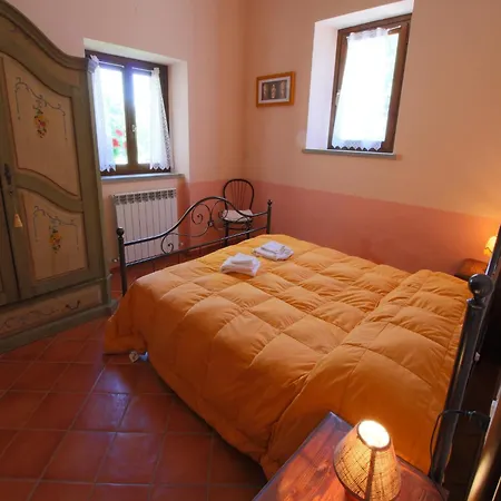 Hill View Retreat W Pool * Apecchio