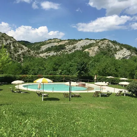 Hill View Retreat W Pool بيت للعطل